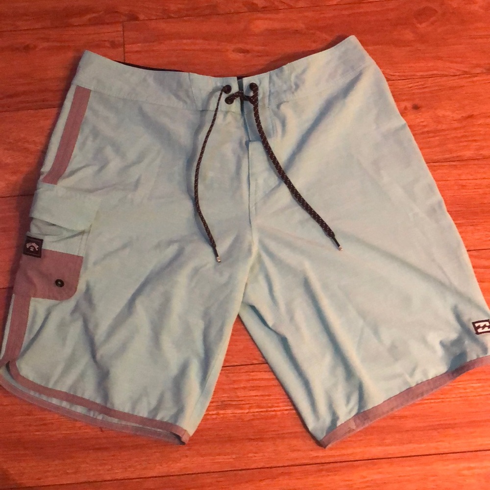 Men’s Billabong Boardshorts 🌊